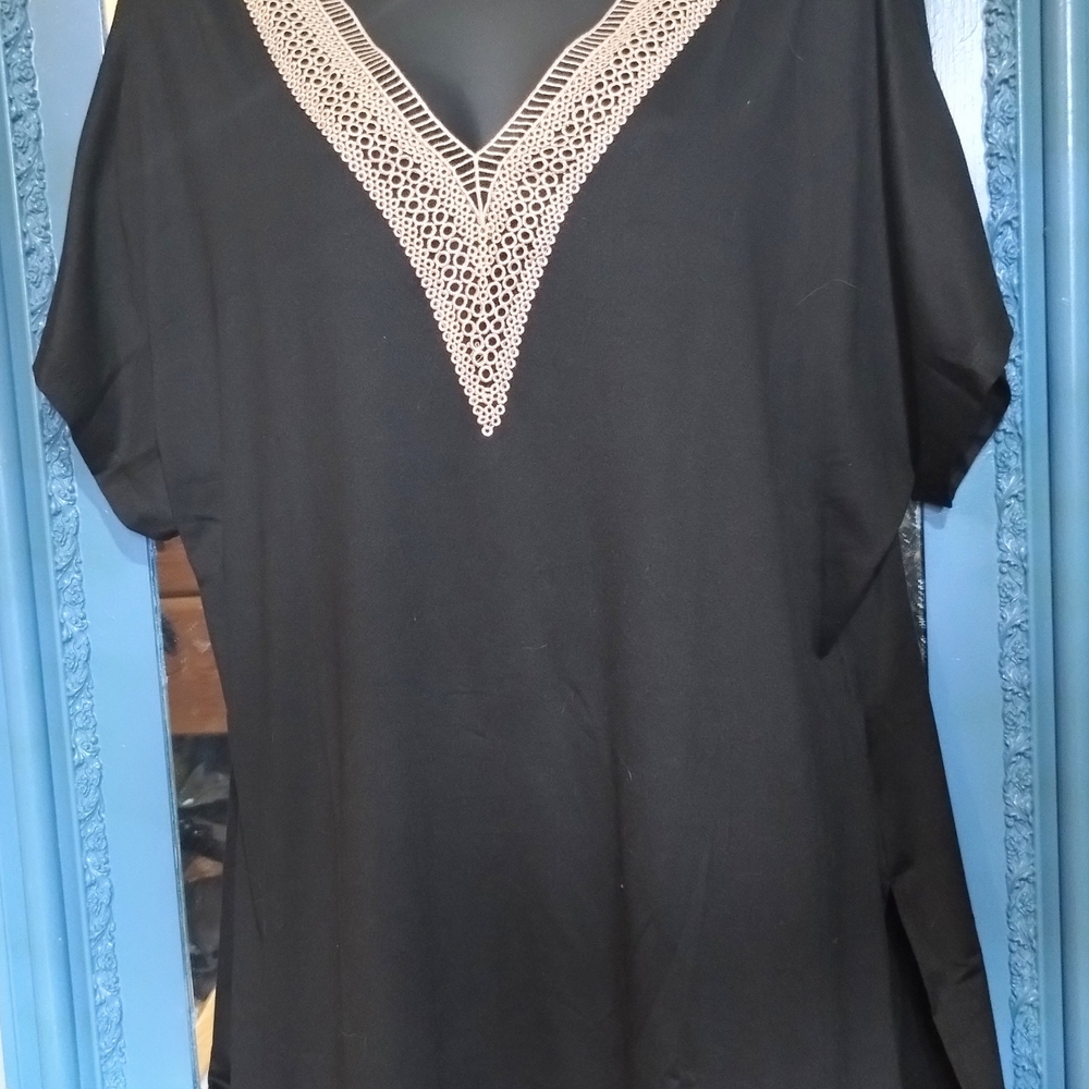 Elegant Black V-Neck Women's Top